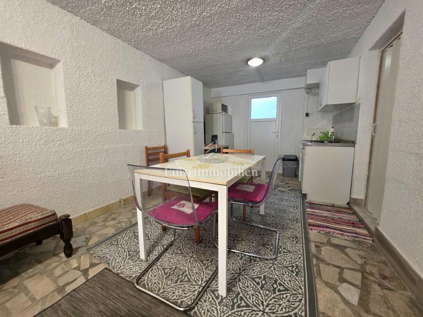 Prostorna hiša s 3 enotami, Ližnjan