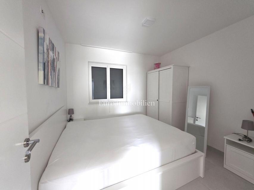 Crikvenica - stanovanje z bazenom na mirni lokaciji