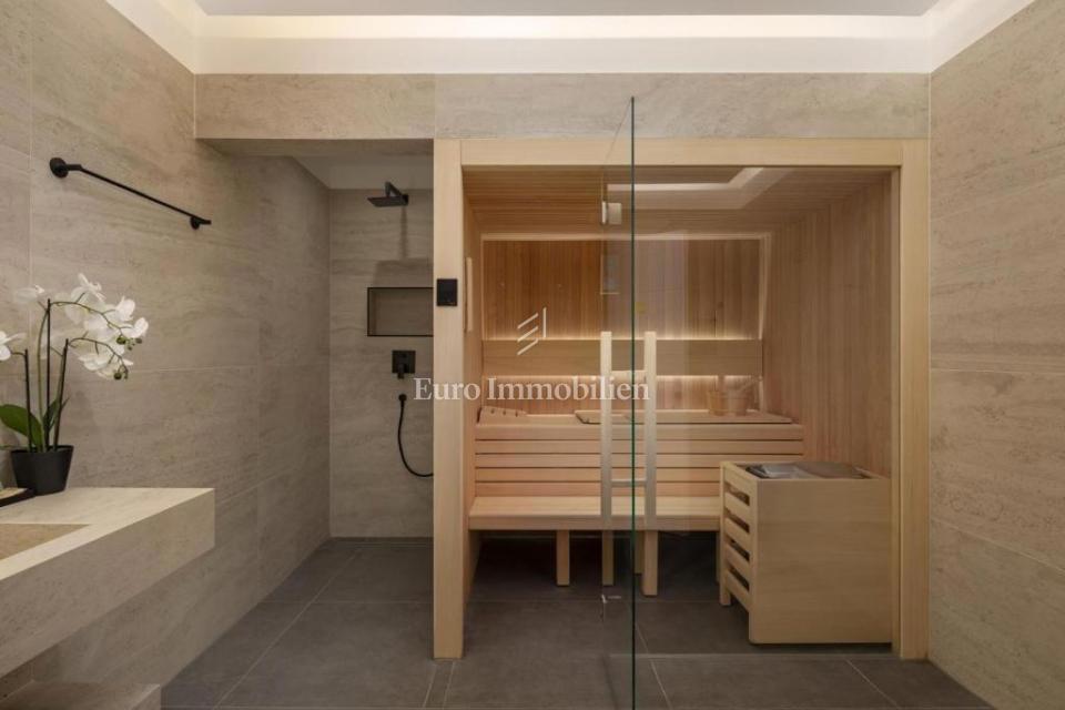 Crikvenica - Moderna vila z bazenom in pogledom na morje