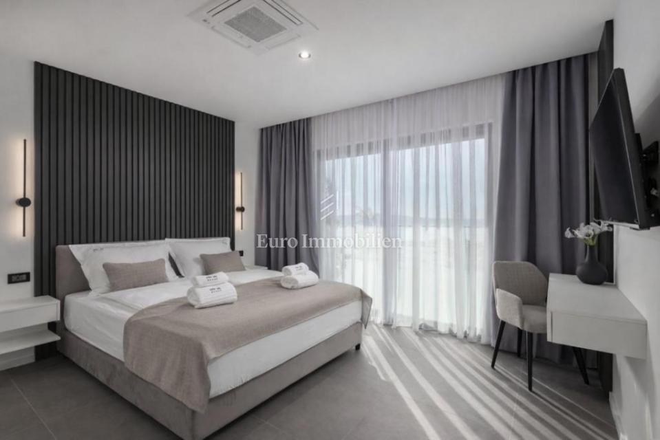 Crikvenica - Moderna vila z bazenom in pogledom na morje