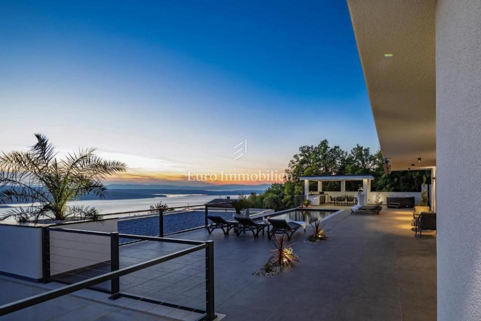 Crikvenica - Moderna vila z bazenom in pogledom na morje