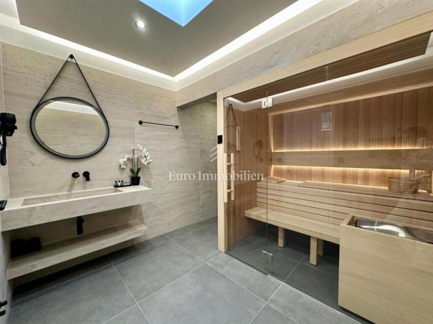 Crikvenica - Moderna vila z bazenom in pogledom na morje