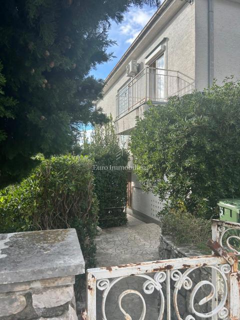 Crikvenica, hiša s 5 enotami in odprtim pogledom na morje