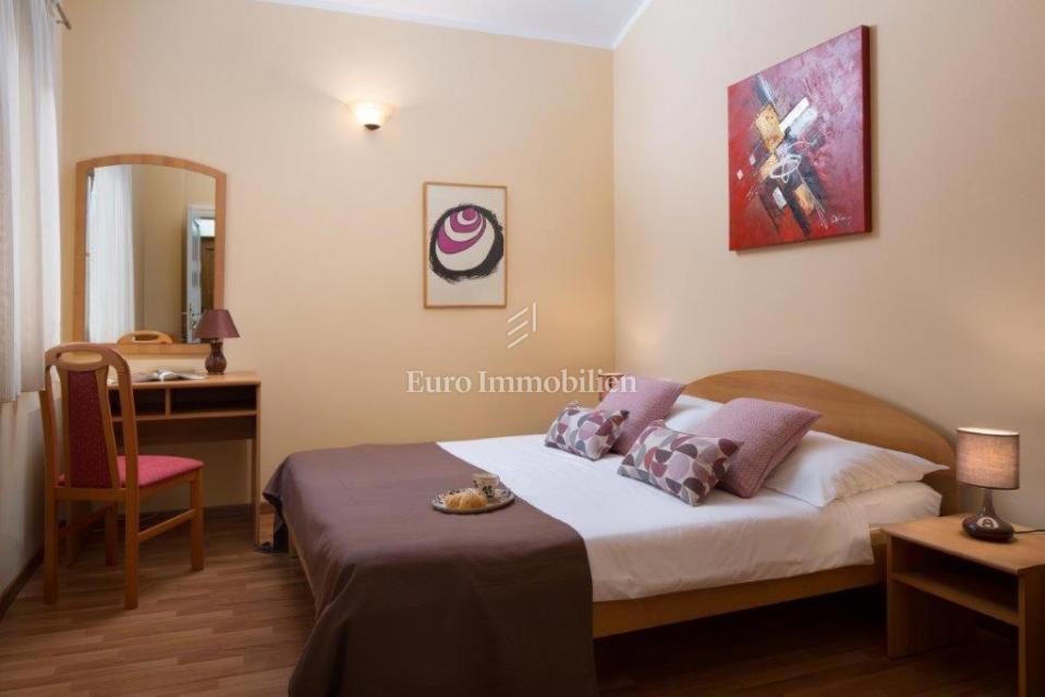 Okolica Labina - hiša z bazenom na mirni lokaciji