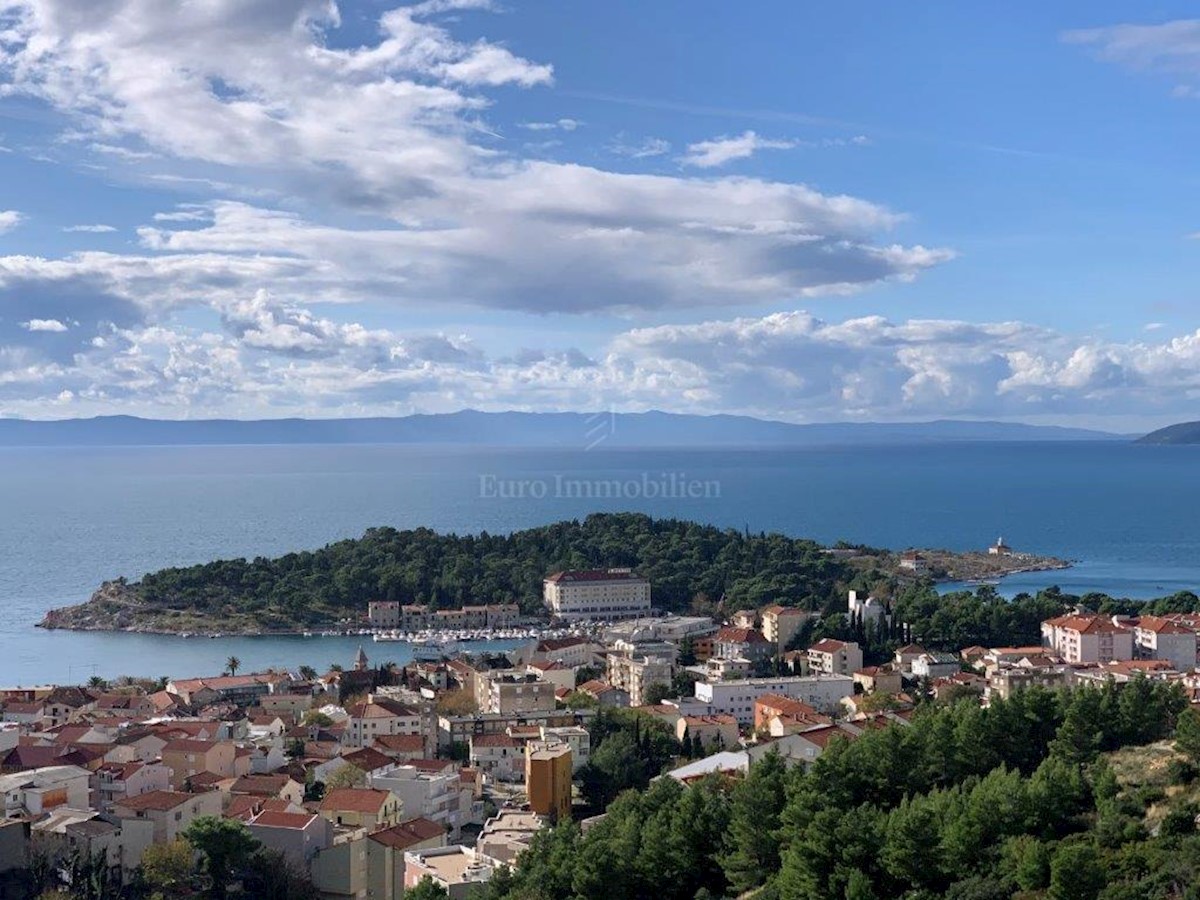 PRILIKA!!! Građevinsko zemljište iznad centra Makarske s panoramskim pogledom na more