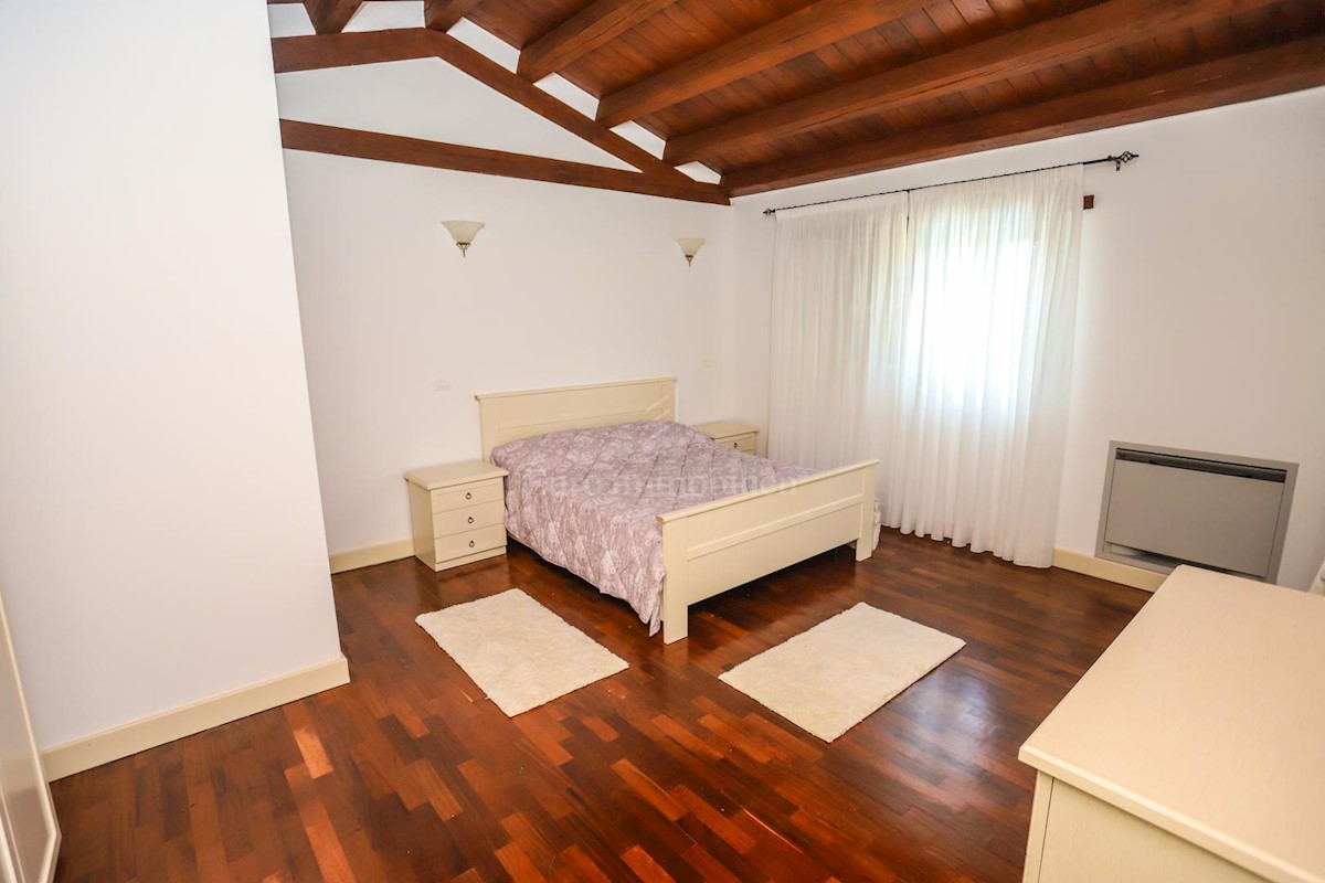 OKOLICA TINJANA!!! Velika samostojeća villa sa 4 spavaće sobe, idealna za iznajmljivanje
