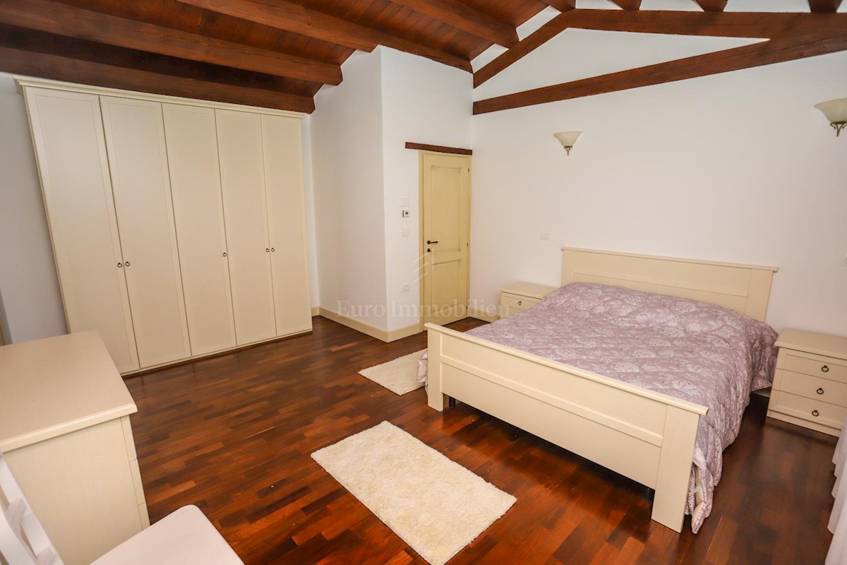 OKOLICA TINJANA!!! Velika samostojeća villa sa 4 spavaće sobe, idealna za iznajmljivanje