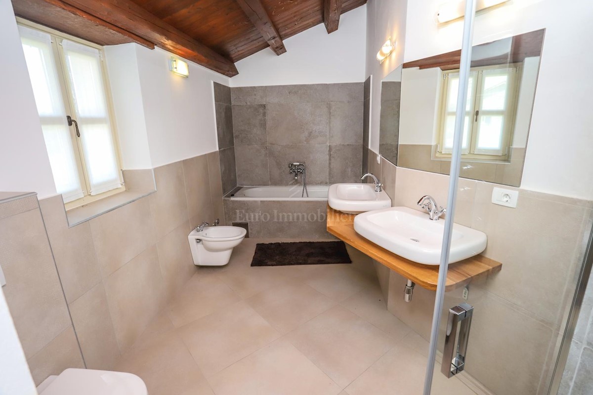OKOLICA TINJANA!!! Velika samostojeća villa sa 4 spavaće sobe, idealna za iznajmljivanje