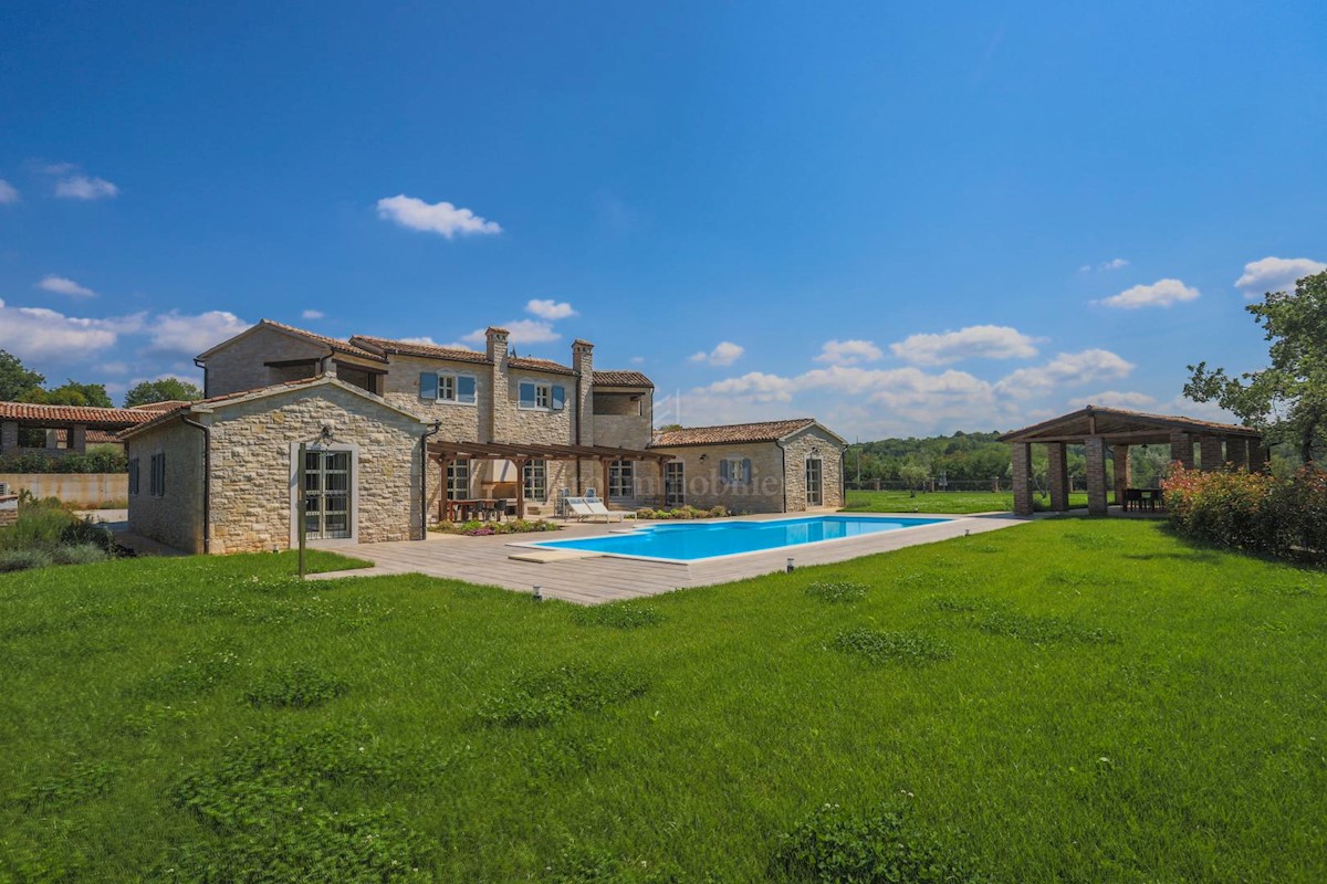 OKOLICA TINJANA!!! Velika samostojeća villa sa 4 spavaće sobe, idealna za iznajmljivanje