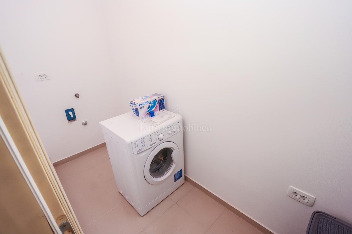 OKOLICA TINJANA!!! Velika samostojeća villa sa 4 spavaće sobe, idealna za iznajmljivanje