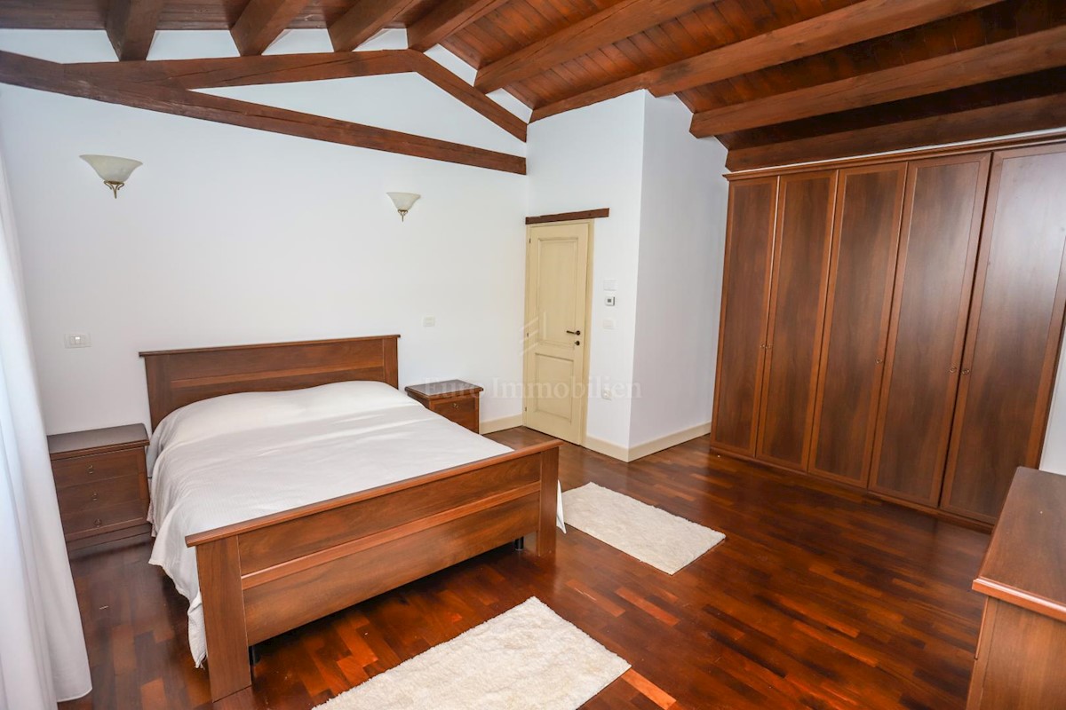 OKOLICA TINJANA!!! Velika samostojeća villa sa 4 spavaće sobe, idealna za iznajmljivanje