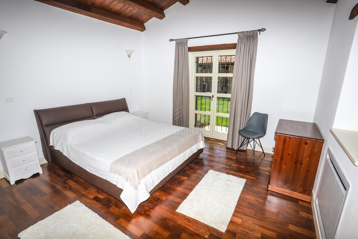 OKOLICA TINJANA!!! Velika samostojeća villa sa 4 spavaće sobe, idealna za iznajmljivanje