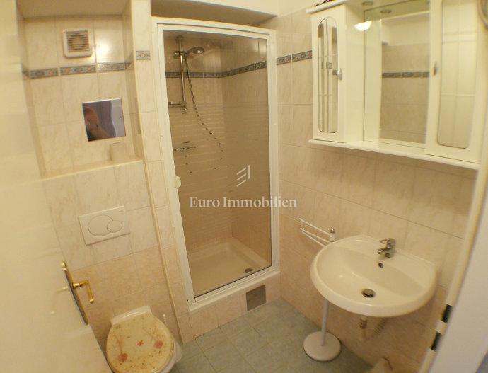 Hiša z 8 apartmaji - okolica Labina!