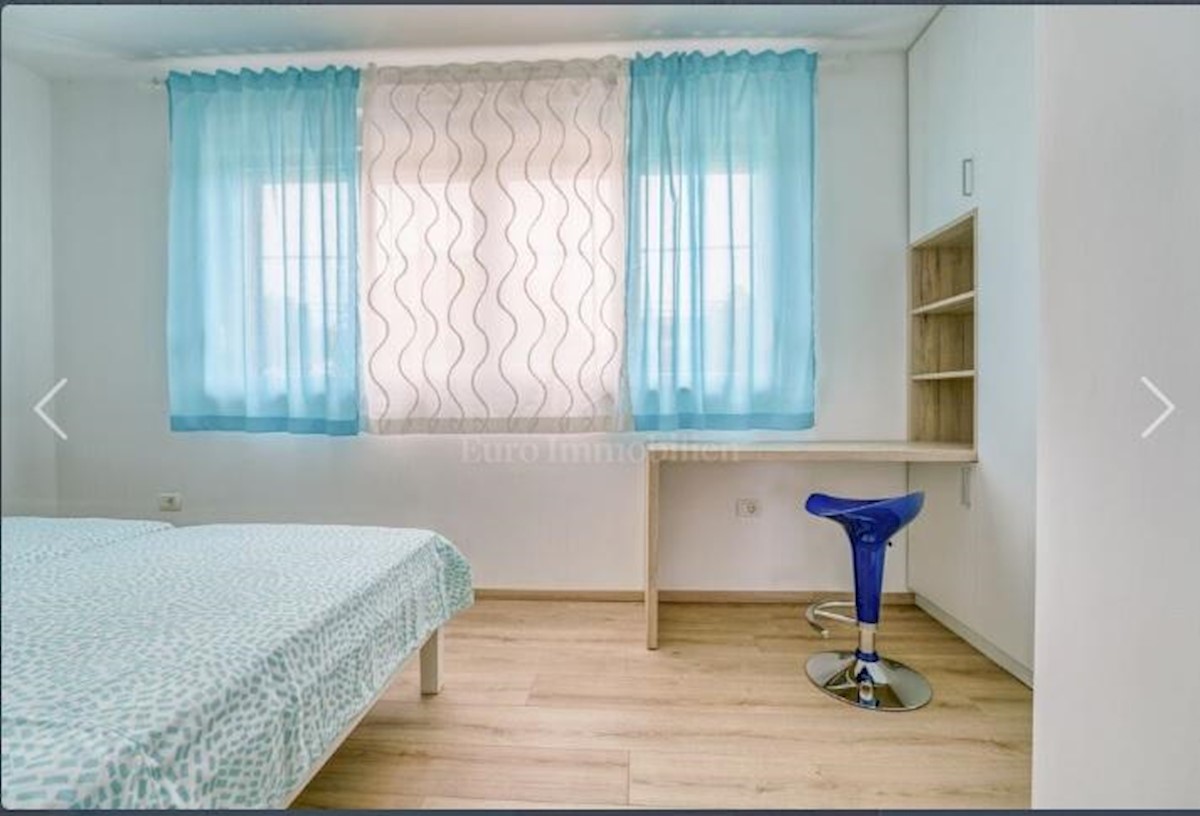Vrstna hiža v bližini Umaga