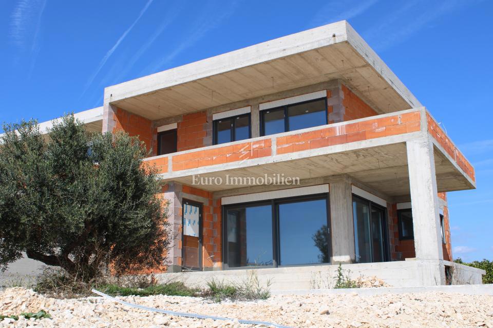 Vodice - večnadstropno stanovanje s panoramskim pogledom na morje