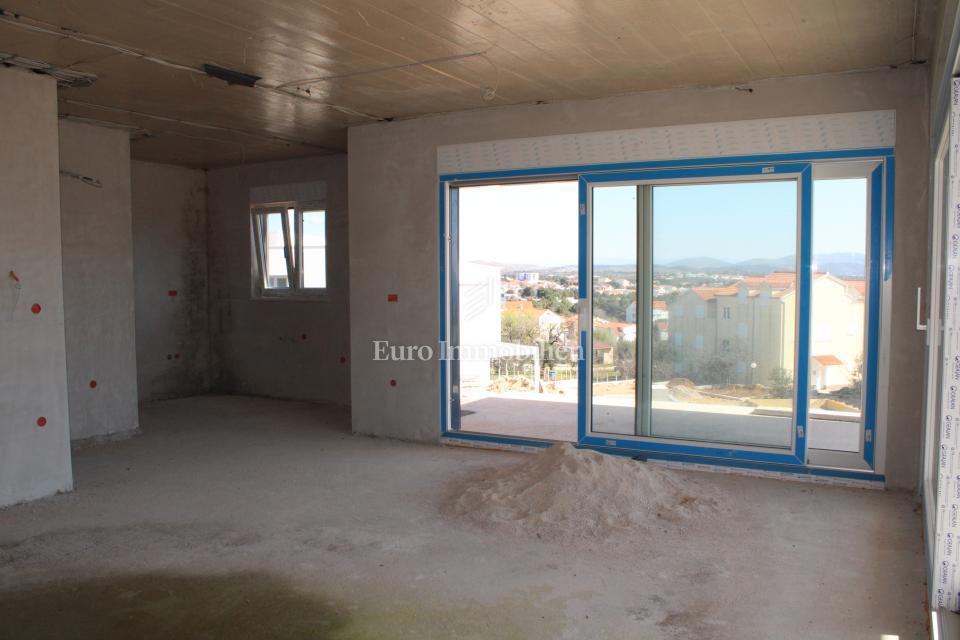 Vodice - večnadstropno stanovanje s panoramskim pogledom na morje