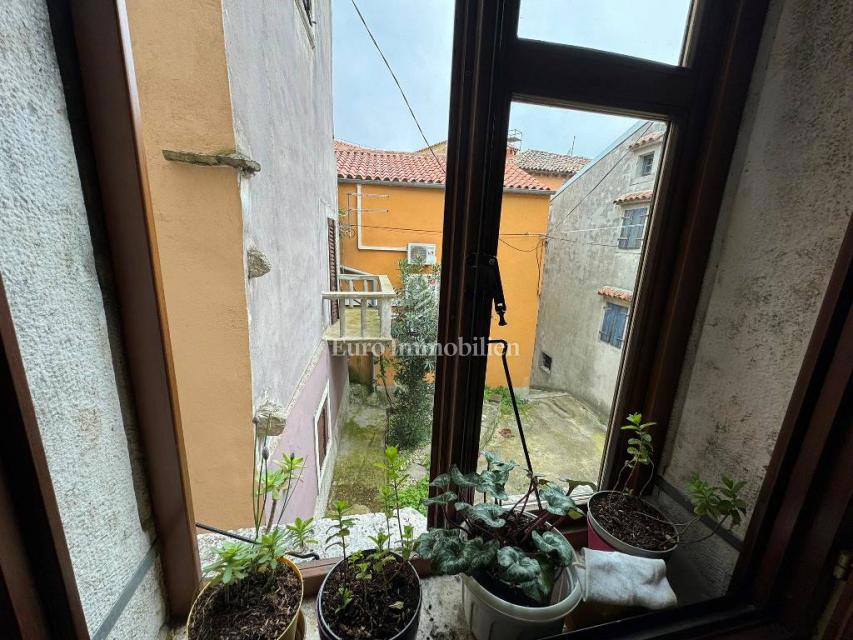 Staro mestno jedro Labina - hiša s tremi enotami