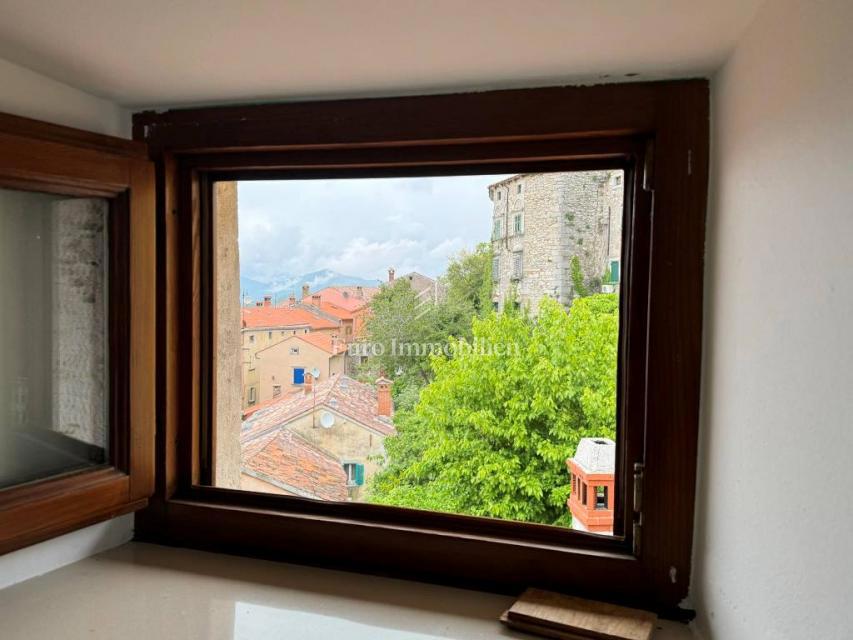 Staro mestno jedro Labina - hiša s tremi enotami