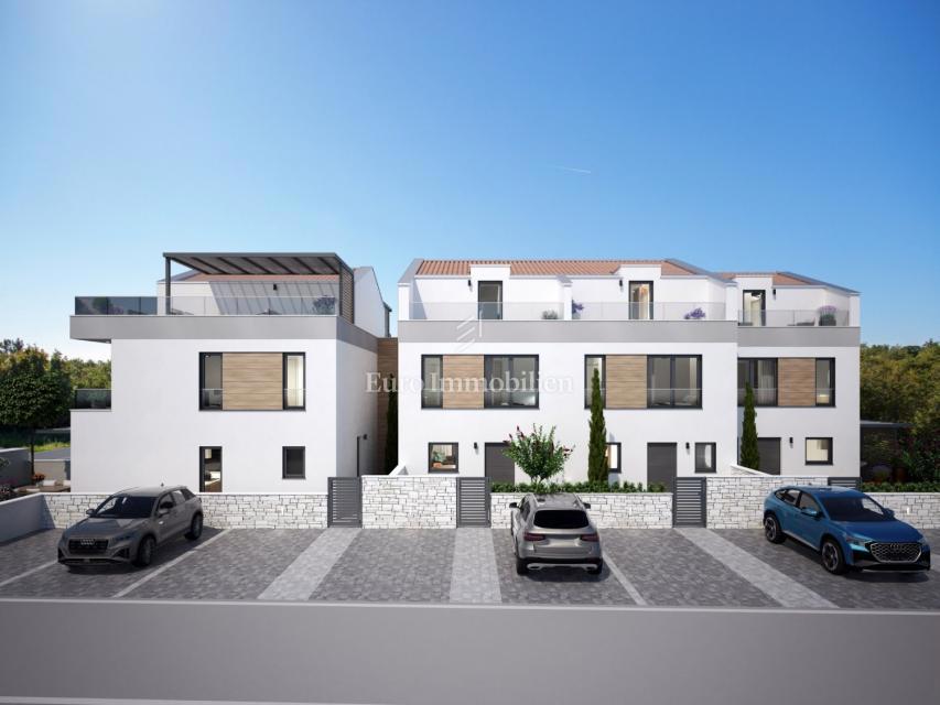 Moderna vrstna hiša - Poreč 