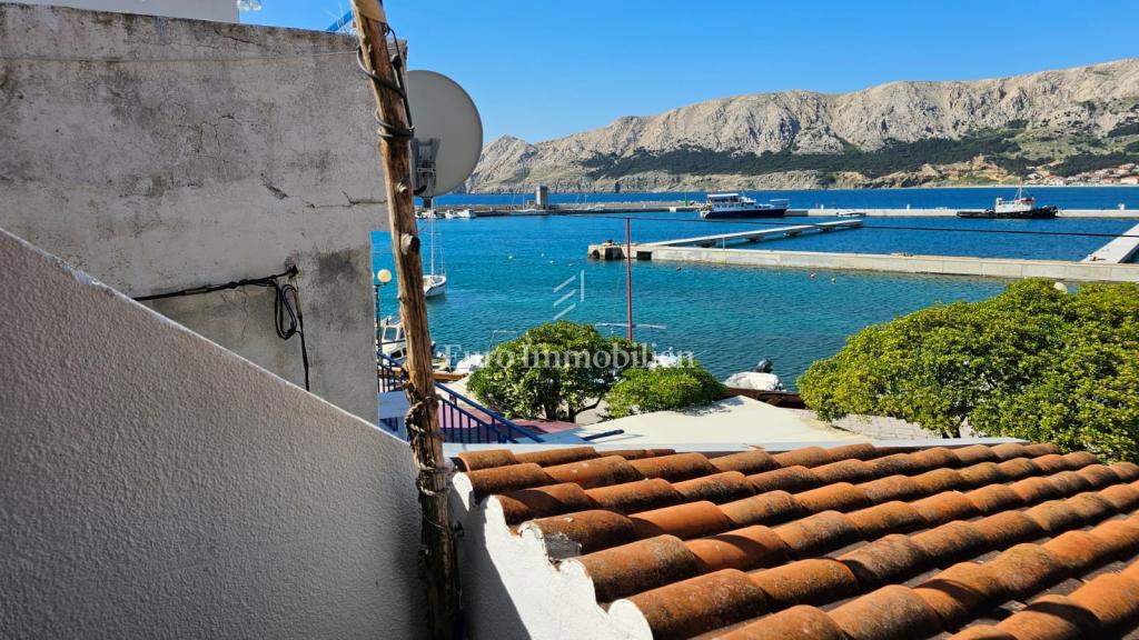 Vrstna hiša blizu morja - Baška