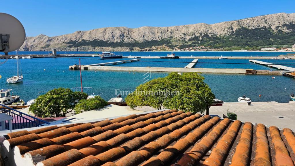 Vrstna hiša blizu morja - Baška