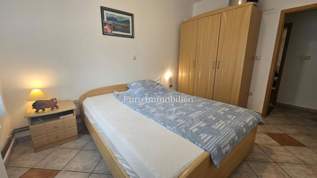 Selce hiša s tremi apartmaji in parkiriščem