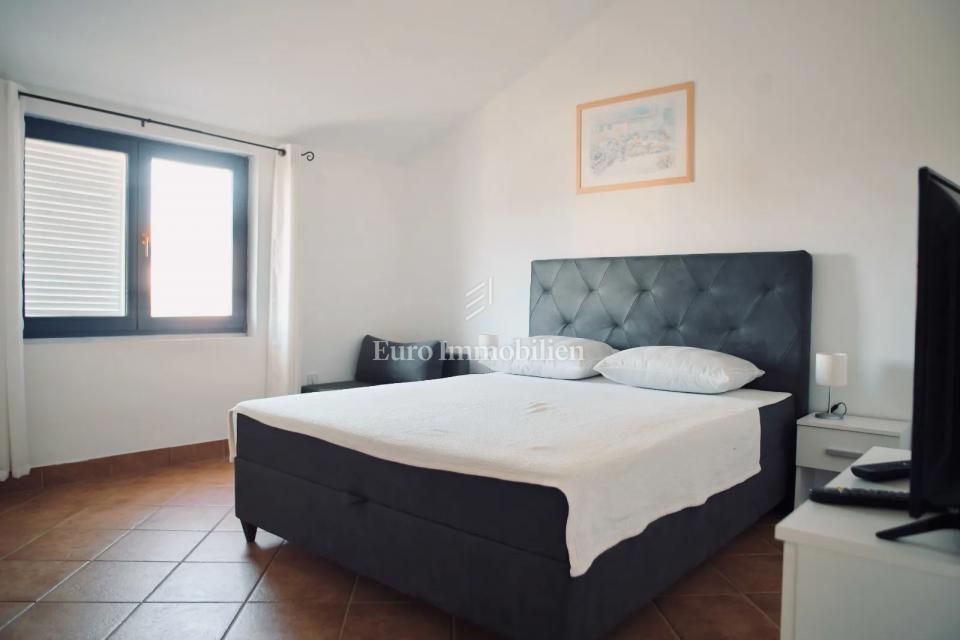 Hiša s pogledom na morje in 4 apartmaji
