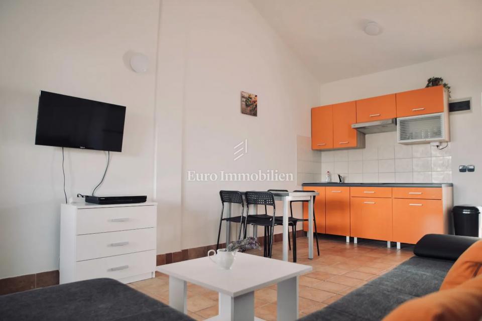 Hiša s pogledom na morje in 4 apartmaji