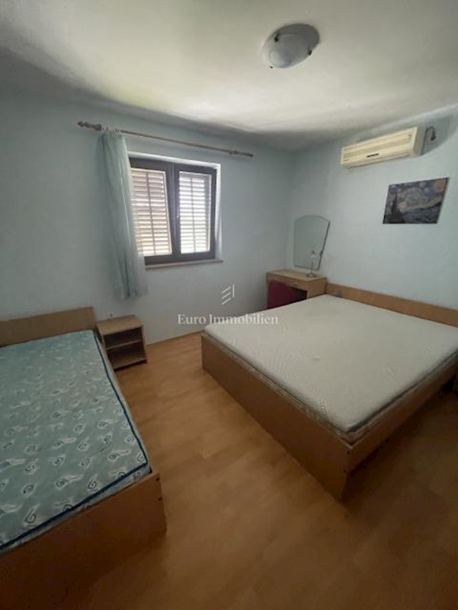 Apartmaji v prvi vrsti do morja - Sukošan