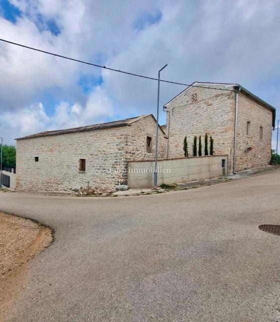 Čudovita posest v osrednji Istri