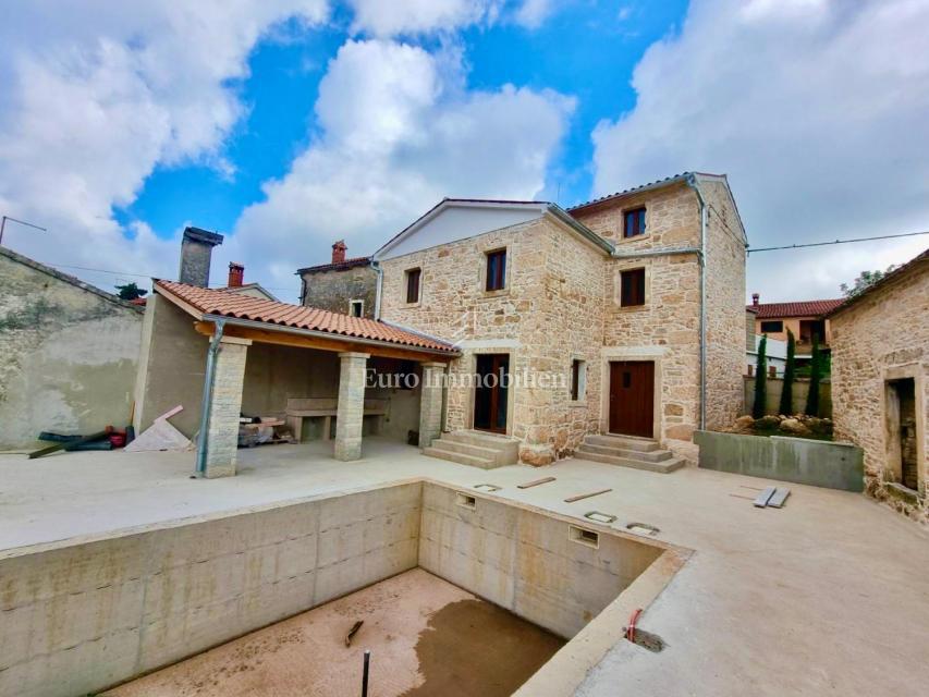 Čudovita posest v osrednji Istri