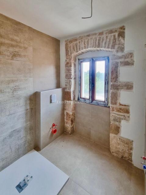 Čudovita posest v osrednji Istri