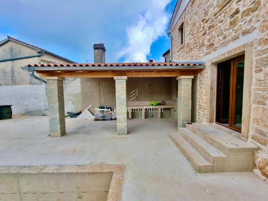 Čudovita posest v osrednji Istri