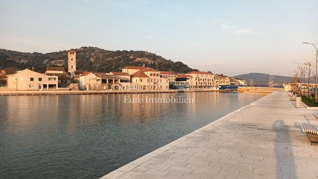 Tisno - apartma blizu morja in centra
