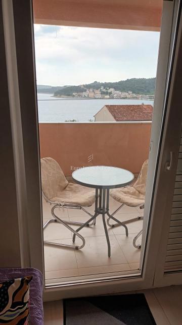 Tisno - apartma blizu morja in centra