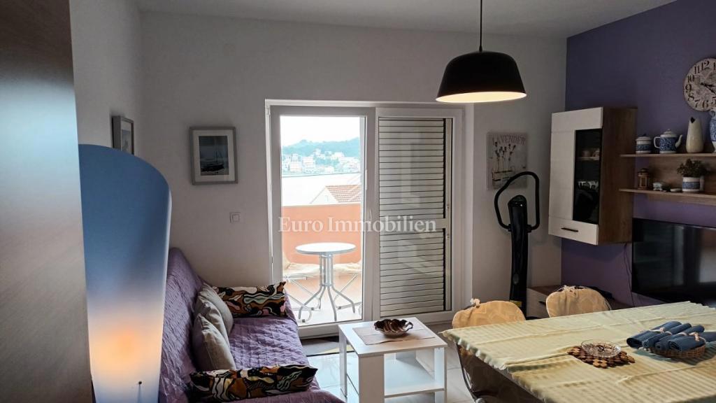 Tisno - apartma blizu morja in centra