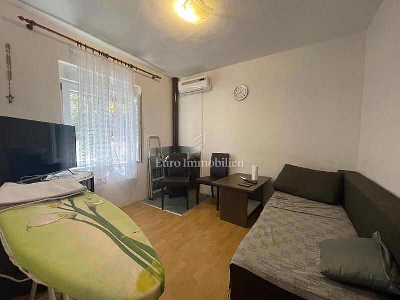 Podaca - apartmajska hiša v bližini plaže