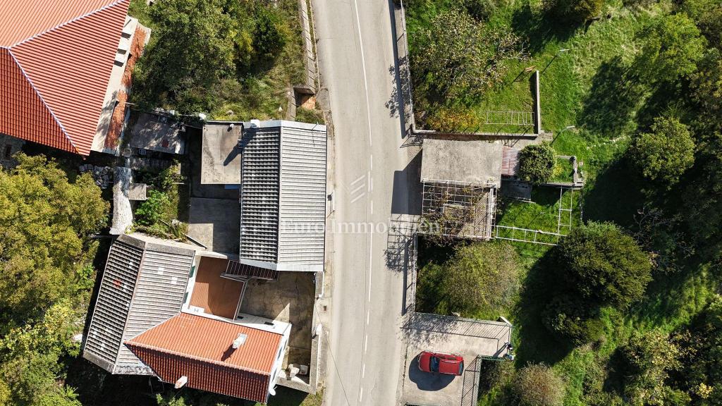 Očarljiva hiša s pogledom na morje v mirnem zaledju Crikvenice