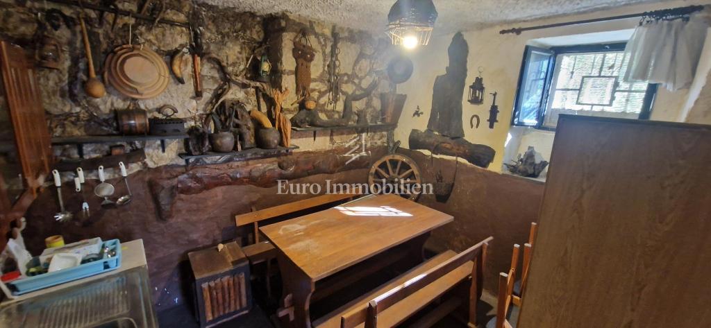 Očarljiva hiša s pogledom na morje v mirnem zaledju Crikvenice