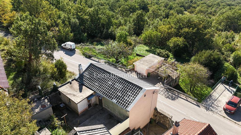 Očarljiva hiša s pogledom na morje v mirnem zaledju Crikvenice