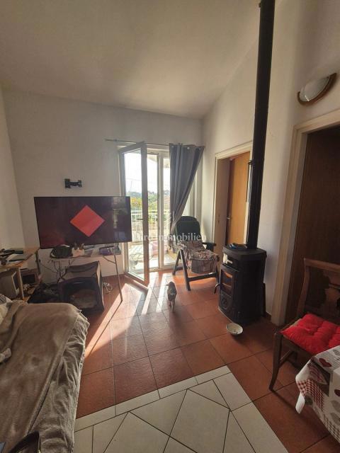 Tribunj - hiša z dvema apartmajema