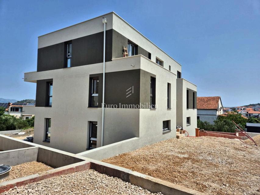 Murter - moderni apartmaji s pogledom na morje, blizu plaže!