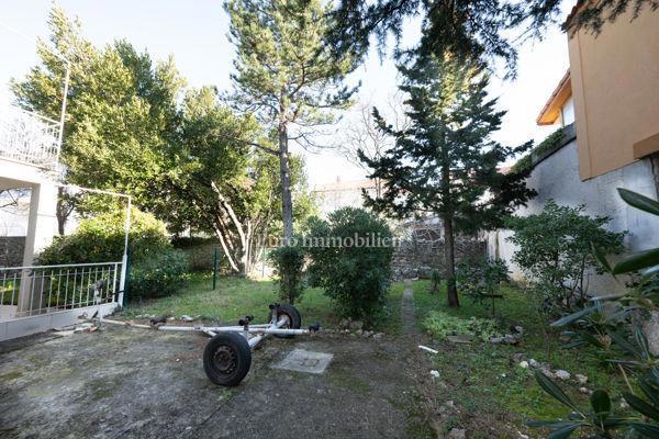 Jadranovo - stanovanje z vrtom in garažo, blizu plaže