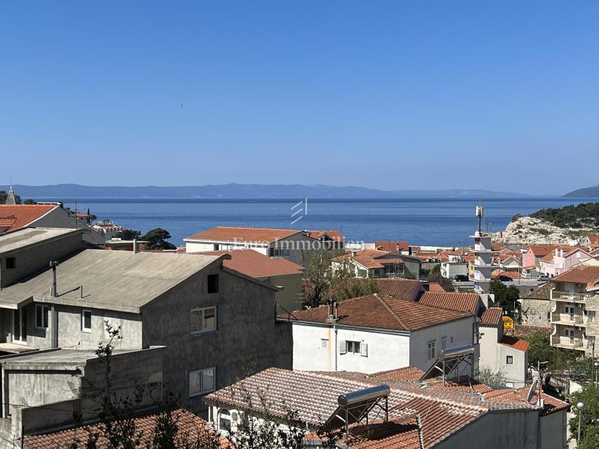 Makarska - stanovanje v centru mesta s pogledom na morje