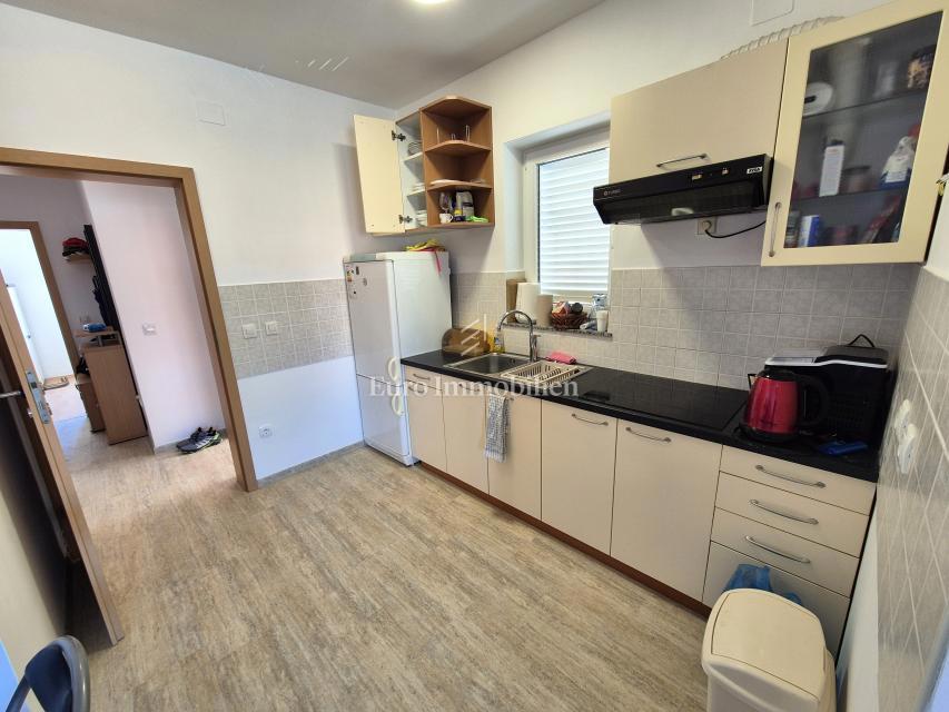 Apartma v bližini centra Malinske