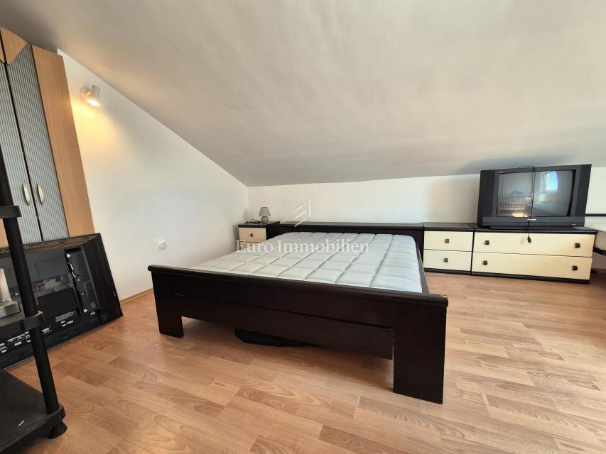 Apartma v bližini centra Malinske