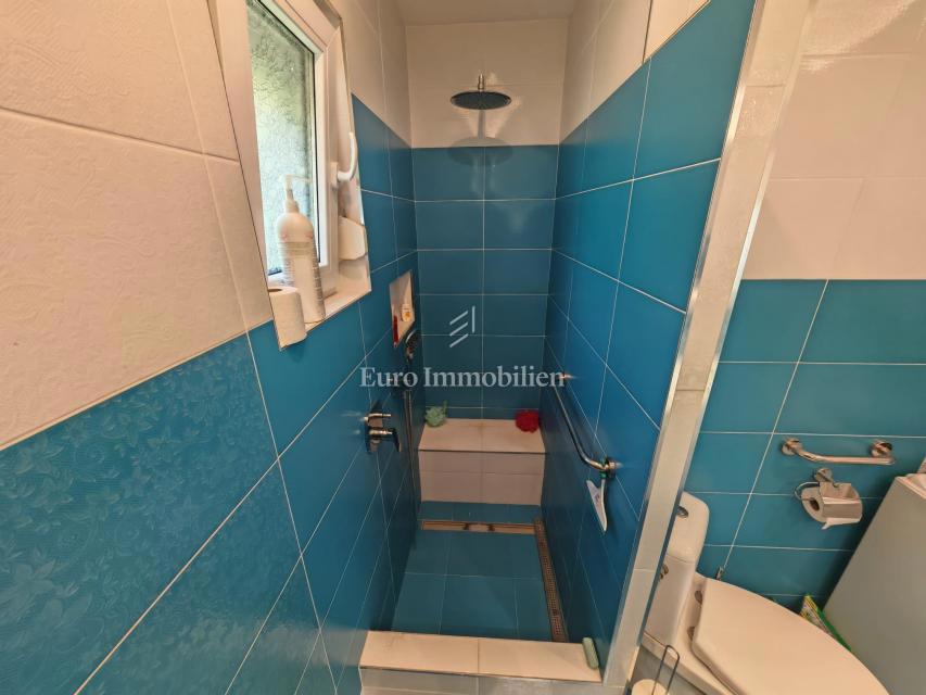 Hiša s 3 enotami 200 m od morja - Selce