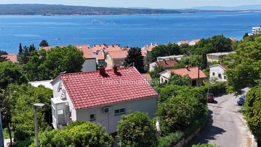 Hiša s 3 enotami 200 m od morja - Selce