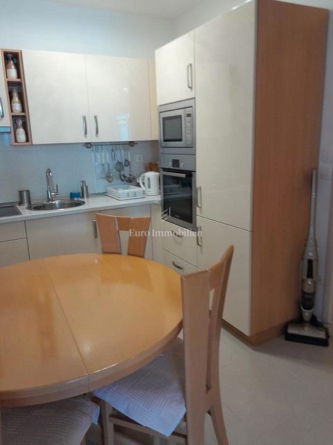 Mandre - opremljen apartma v bližini plaže