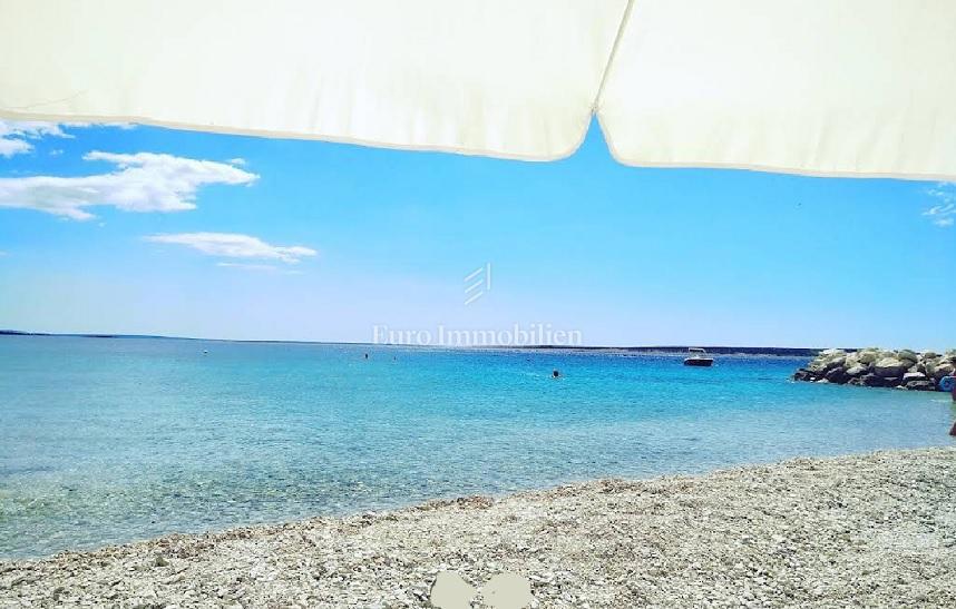 Mandre - opremljen apartma v bližini plaže